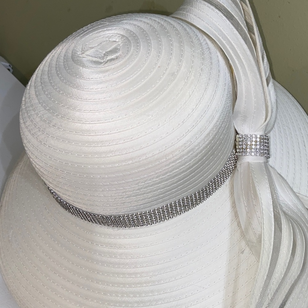 Beautiful Church Hat / Dress Hat by Sierra - Picture 5 of 8